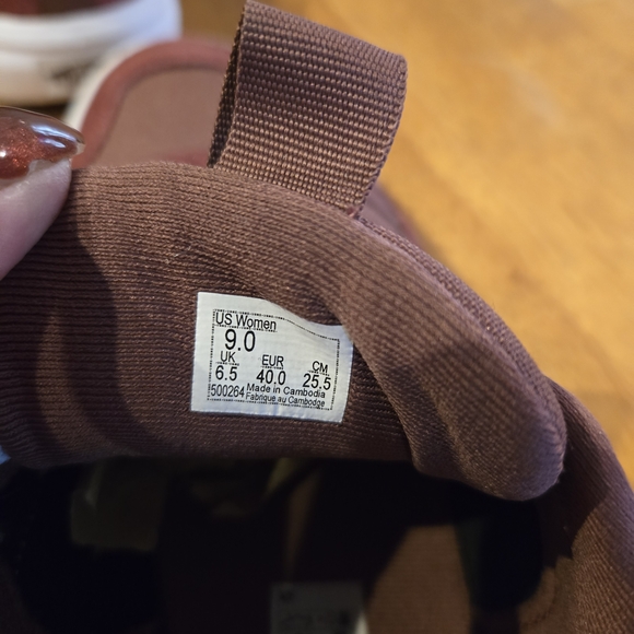 Vans Women's Maroon and White Sneakers - Picture 7 of 8